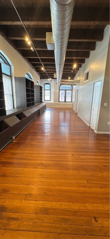 Building Photo - 116 N 5th St