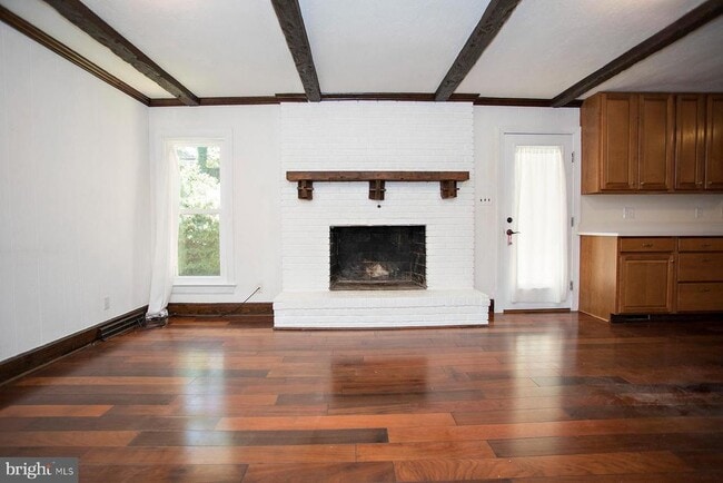 Building Photo - 115 Woodland Rd