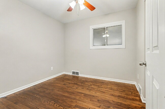 Building Photo - Charming 3-Bed Home - $2000/ month