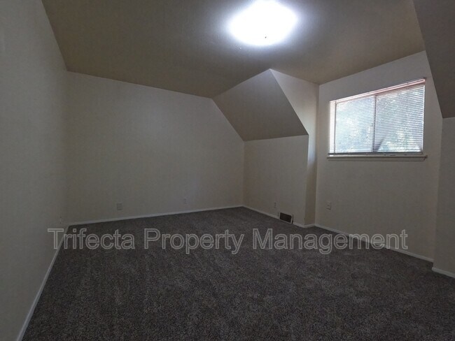 Building Photo - 1125 Peterson St