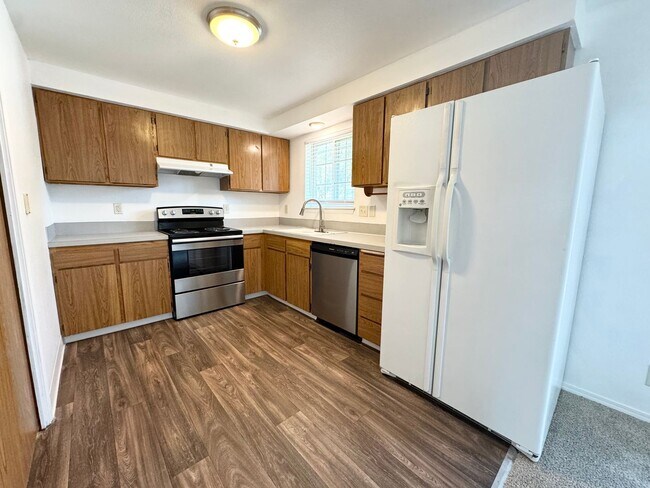Building Photo - 2bd/1b Apartment, Boise Bench-Close to Eve...