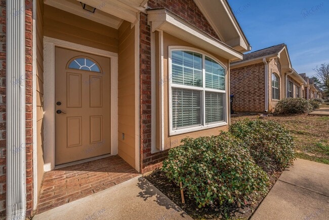 Building Photo - 1612 Stanley Drive