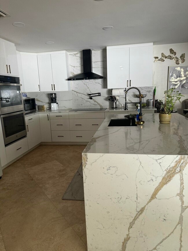 Building Photo - 6000 Adriatic Way