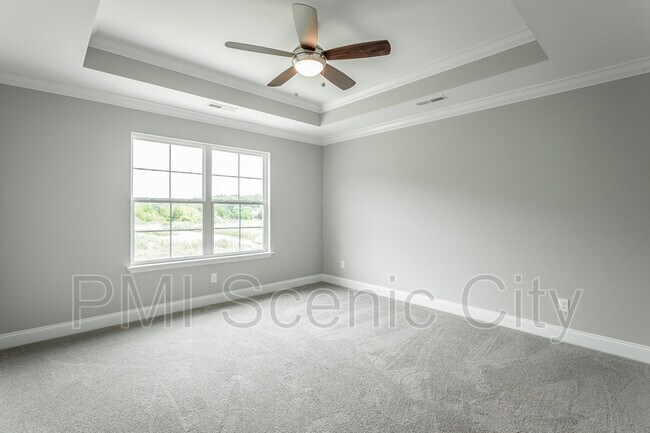 Building Photo - 591 Bellingham Dr NE