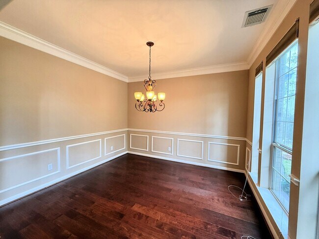 Building Photo - 2214 Jurgensen Ln