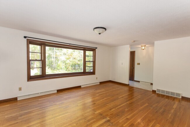 Building Photo - 211 Clark Rd