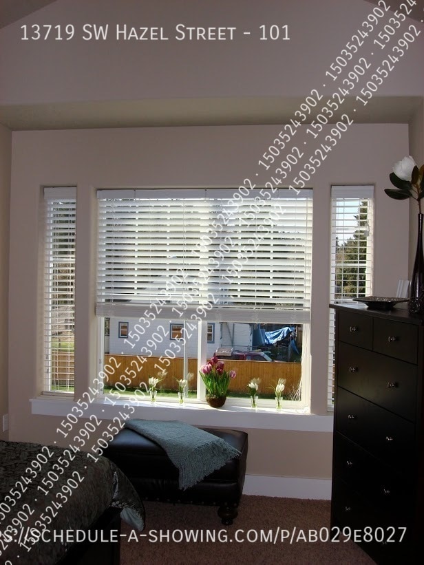 Building Photo - 13719 SW Hazel St