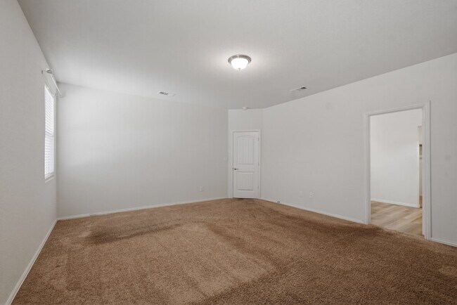 Building Photo - 6910 Kate Reed Dr
