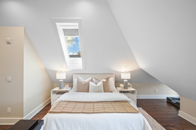 Building Photo - 31 East Ave