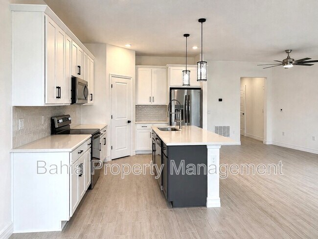 Building Photo - 5815 Camilla St