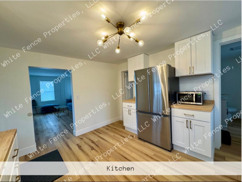 Building Photo - 247 Strong Ave