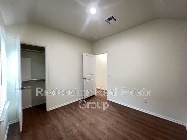 Building Photo - 11411 University