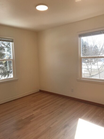 Building Photo - 2421 Hoard St