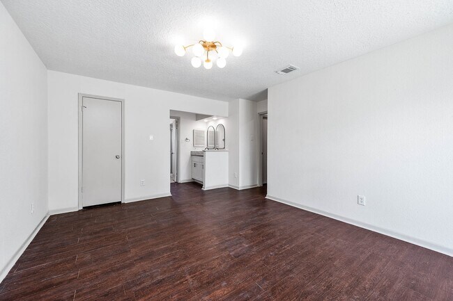 Building Photo - 10230 Trade Winds Dr