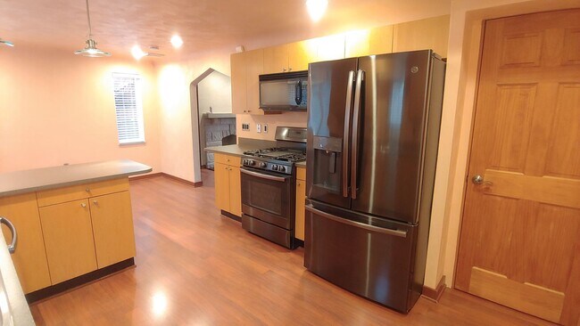 Building Photo - *Beautiful 2BD/2BA Single-Family Home Available in Brentwood*
