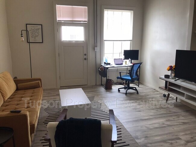 Building Photo - 343 S Convent Ave