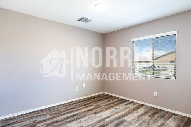 Building Photo - Very Nice Home in a Great Location