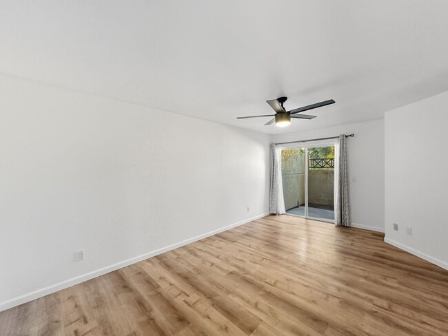 Building Photo - Charming 3BD/2BA Townhouse in Chula Vista ...