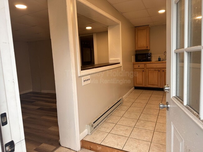 Building Photo - 388 Broaddus Ave