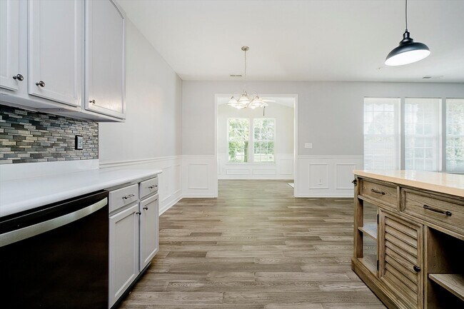Building Photo - 9413 N Bayfield Dr