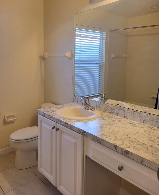 Building Photo - 4 Bedroom House in Eagle Creek, Lake Nona