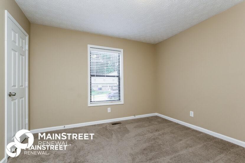 Building Photo - 2490 Deerfield Dr