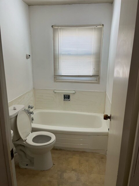 Building Photo - 2019 Miller Dr