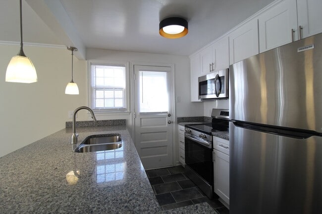 Building Photo - 508 E 27th Ave