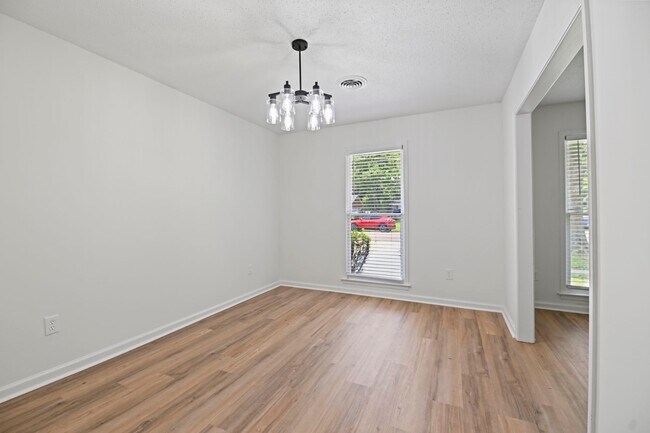 Building Photo - 2117 Semmes Dr