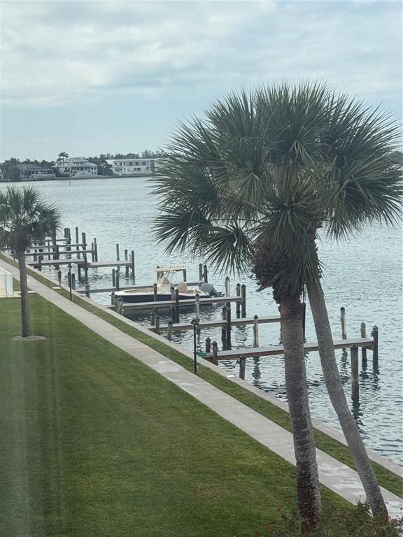 Building Photo - 775 John Ringling Blvd