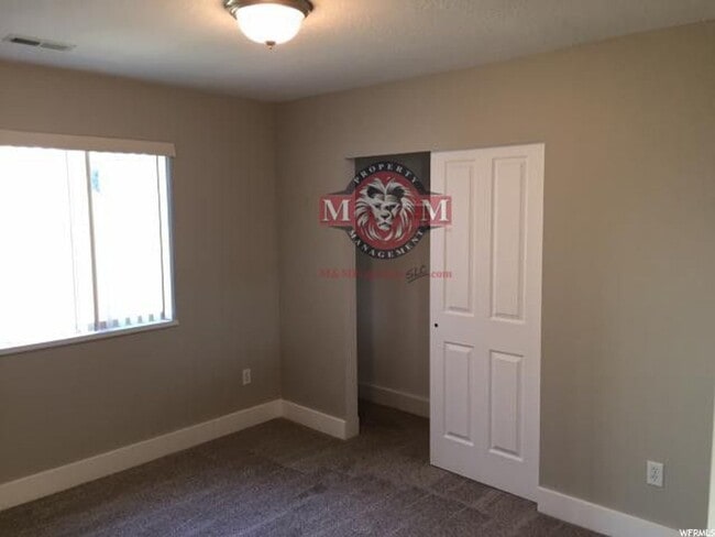 Building Photo - Beautiful 4 Bd 2.5 Bath Home in Sandy