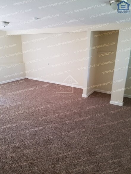 Building Photo - 2420 Chicago Ave