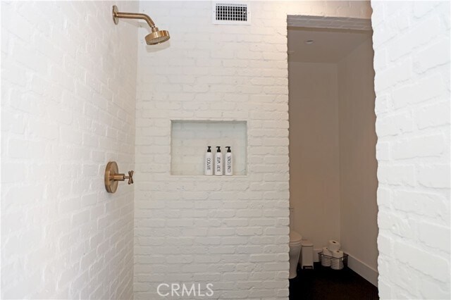 Building Photo - 333 Holmwood Dr