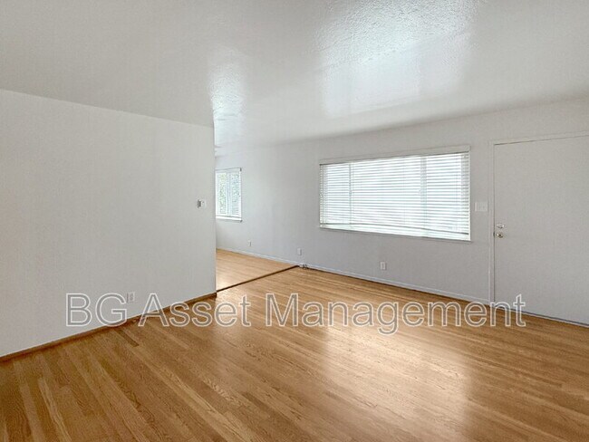 Building Photo - 121 Eddy St