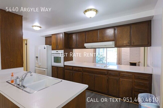 Building Photo - 5440 Argyle Way