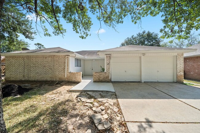 Building Photo - For Lease | 3 Bed, 2 Bath | 1,446 Sq Ft | ...