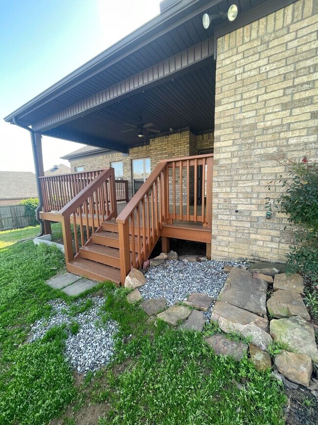 Building Photo - Great location in Sherwood