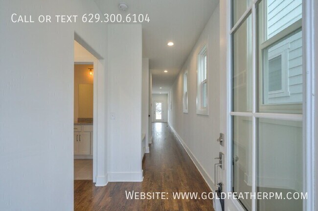 Building Photo - 2224 24th Ave N