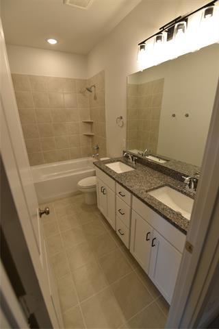 Building Photo - 4525 Lamplights Dr