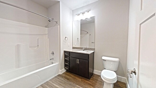 Interior Photo - 32 E Green Street