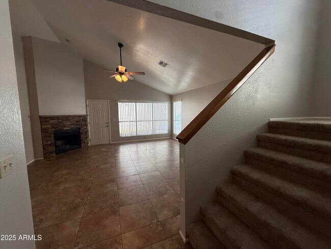 Building Photo - 422 E Wescott Dr