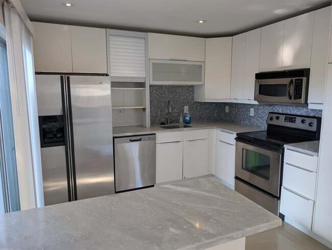 Building Photo - 9322 SW 5th St