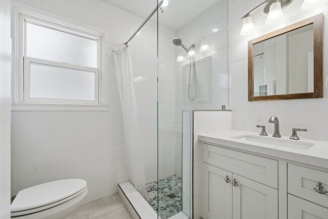 Building Photo - Newly Remodeled 3-Bedroom on Balboa Island – Steps from Shops and the Ferry