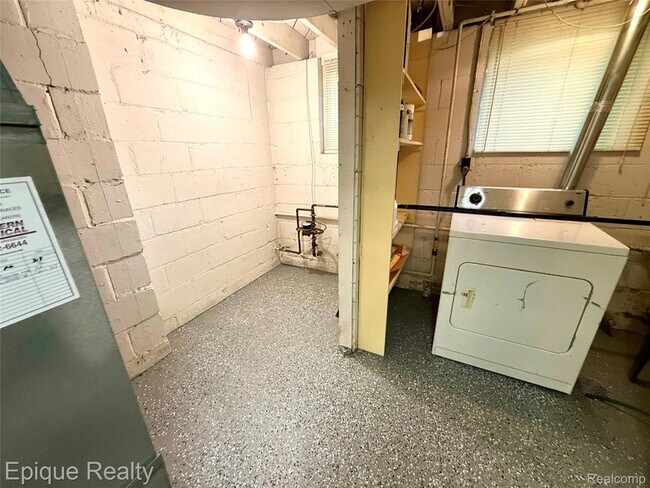 Building Photo - 2824 Whitewood St