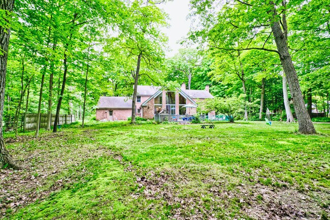 Building Photo - 565 Juneberry Rd