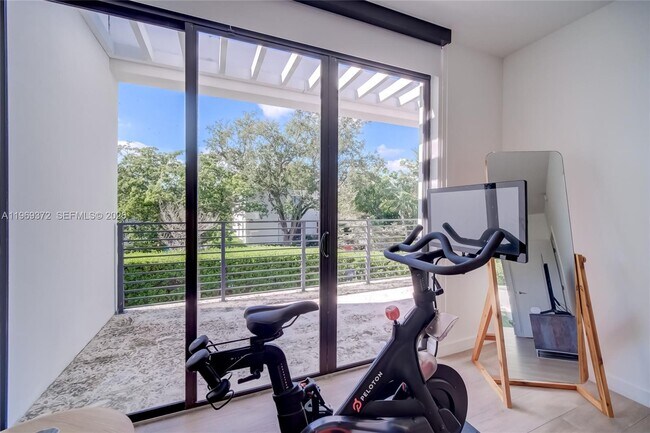 Building Photo - 8660 Arboretum Ln