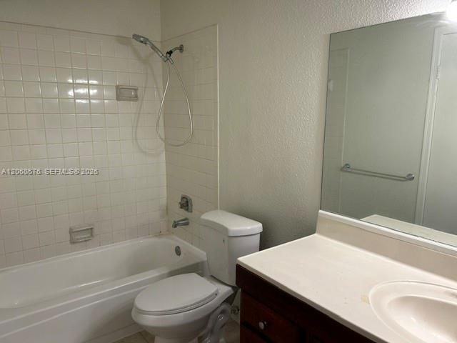 Building Photo - 755 Riverside Dr