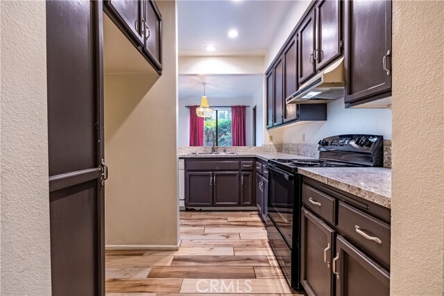 Building Photo - 5744 E Creekside Ave