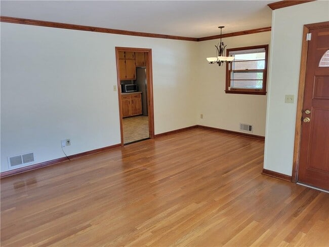 Building Photo - 3009 Caldwell Rd NE