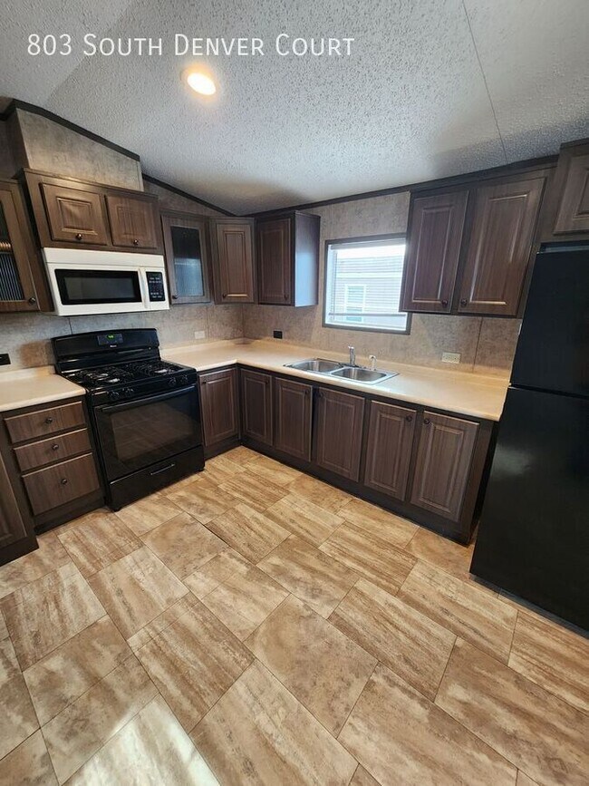 Building Photo - 803 S Denver Ct